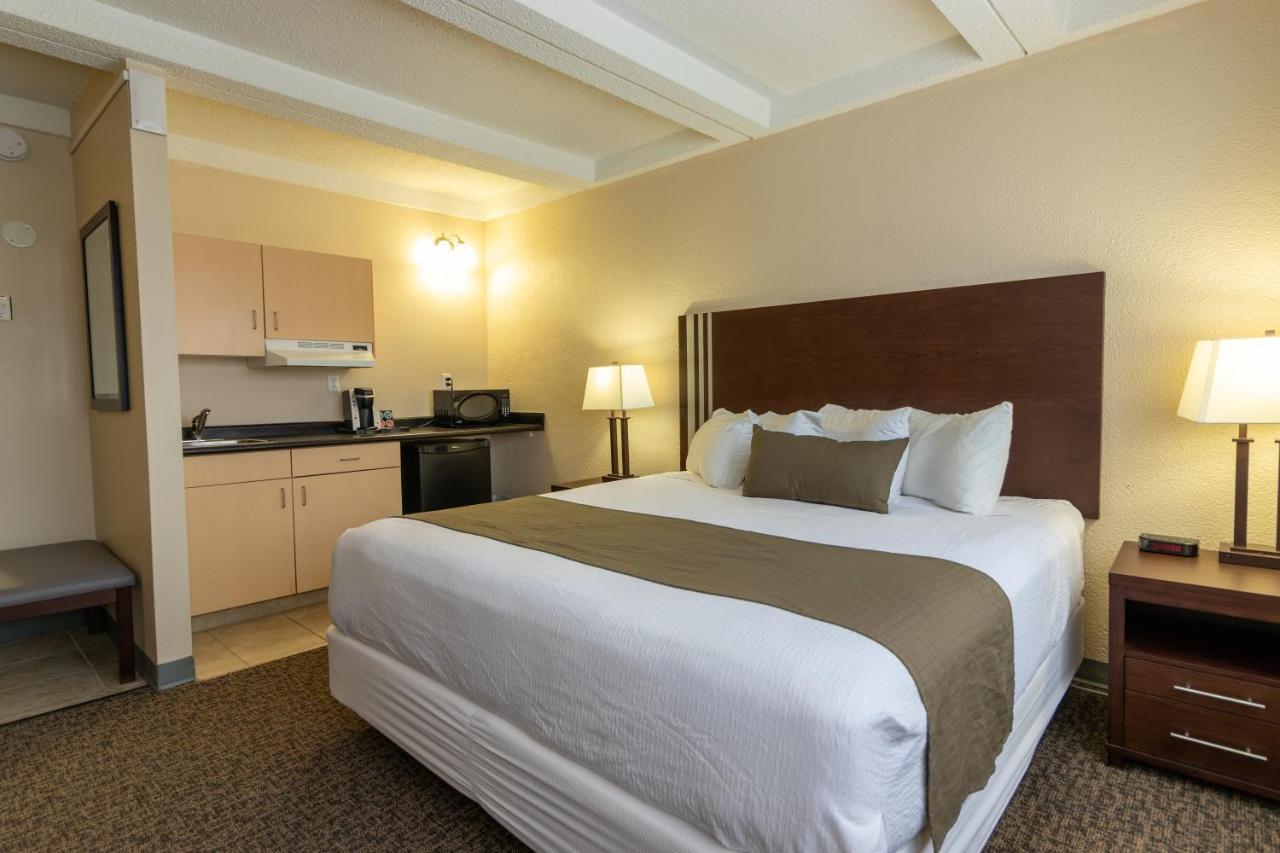 Bcm Inns Fort Mcmurray - Downtown 외부 사진